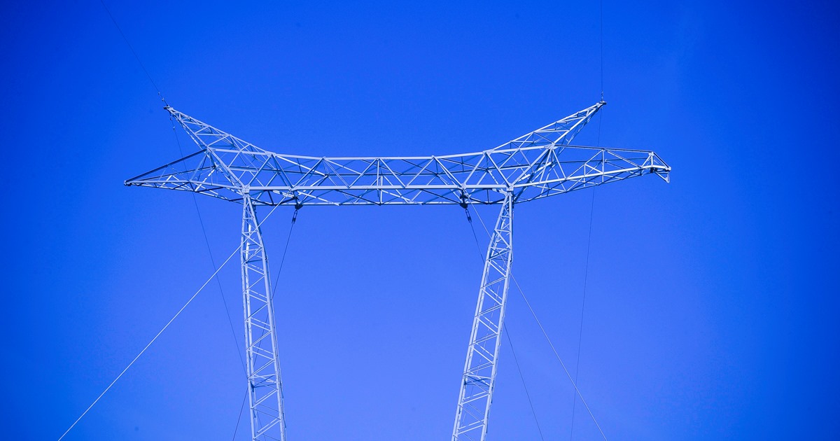 Locweld obtient un gros contrat fabrication de pylônes électriques FM